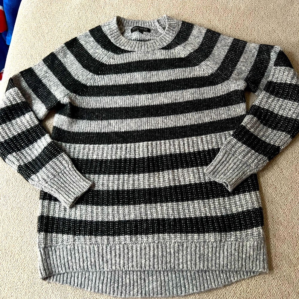 BR wool sweater